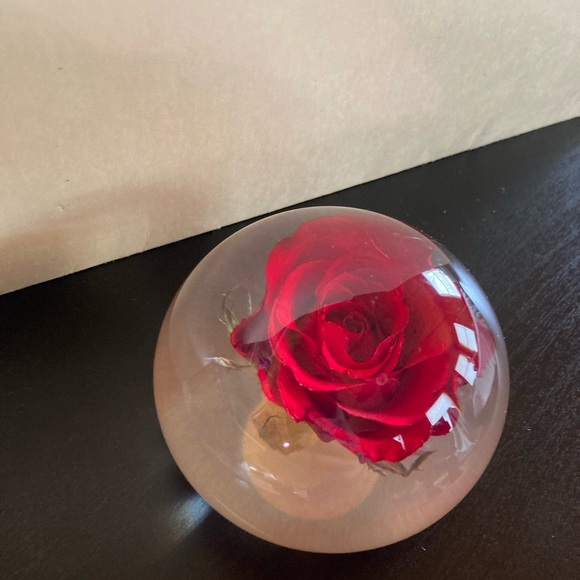 Vintage Tarax infinity red rosé paperweight - Picture 6 of 12
